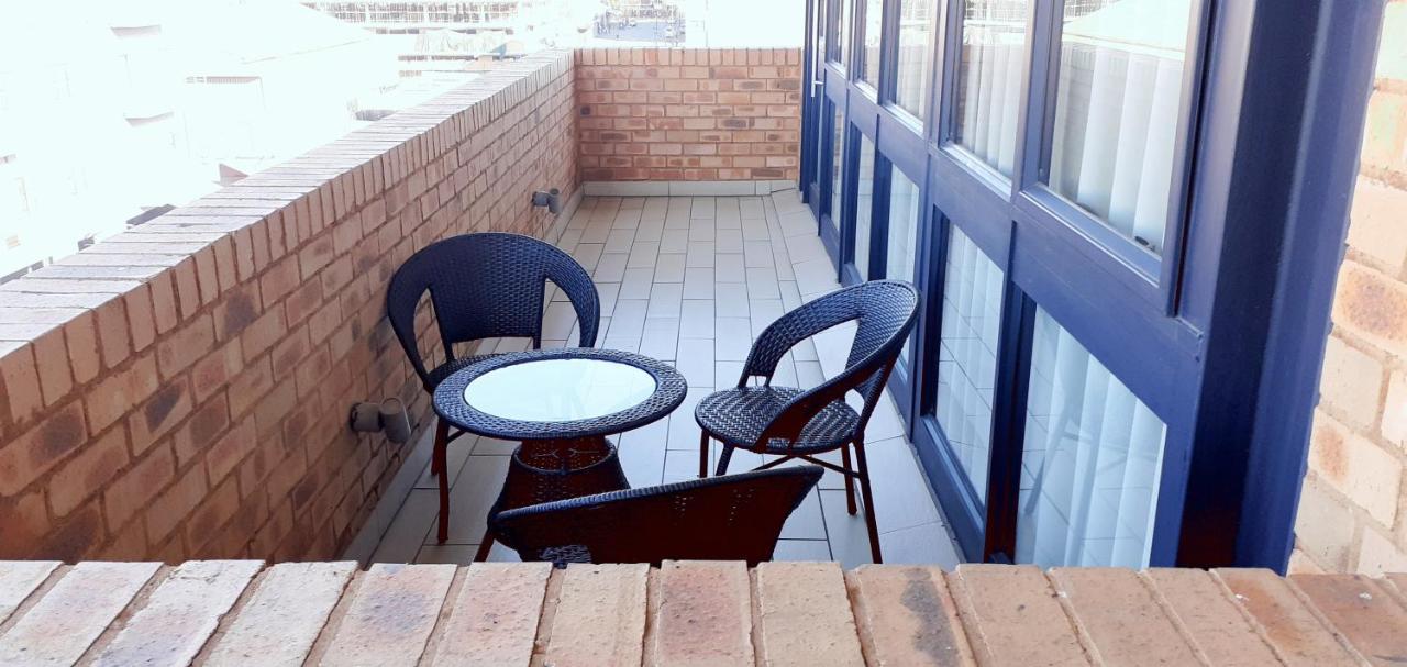 Alcazaba Hotel โจฮันเนสเบิร์ก ภายนอก รูปภาพ