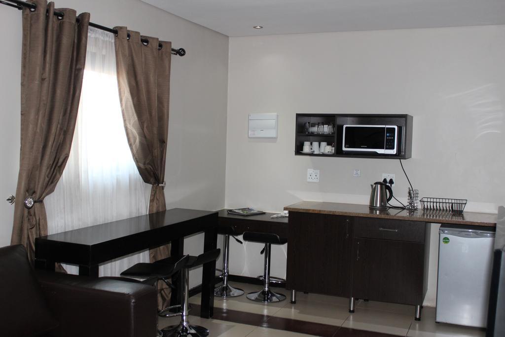 Alcazaba Hotel โจฮันเนสเบิร์ก ภายนอก รูปภาพ