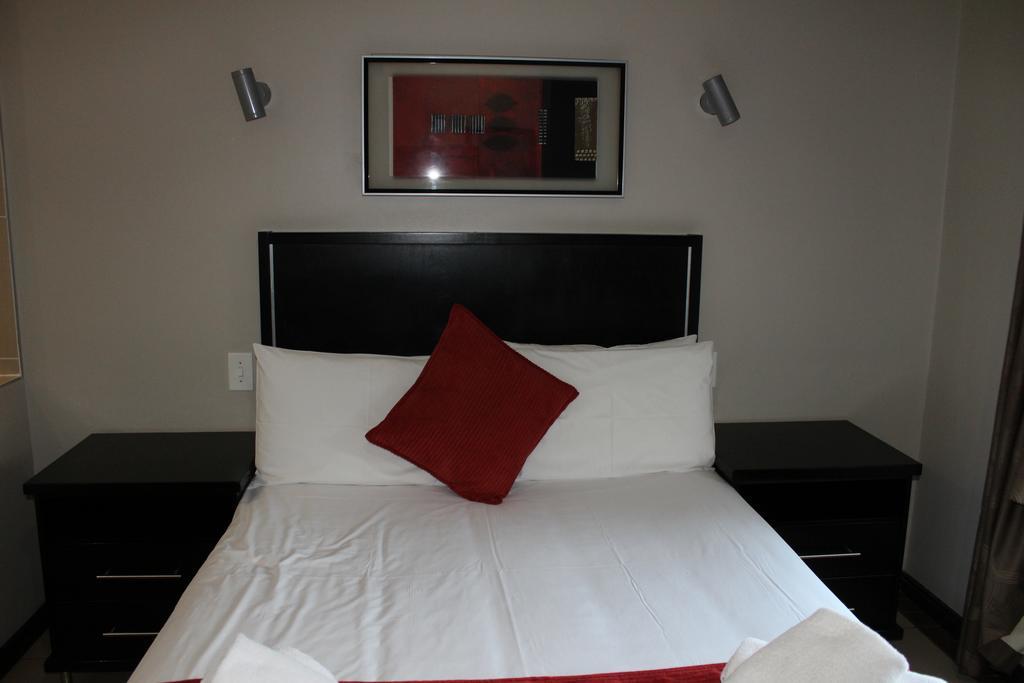 Alcazaba Hotel โจฮันเนสเบิร์ก ภายนอก รูปภาพ