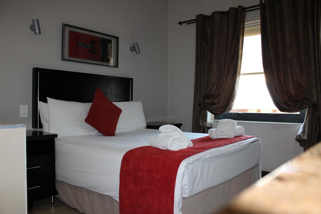 Alcazaba Hotel โจฮันเนสเบิร์ก ภายนอก รูปภาพ
