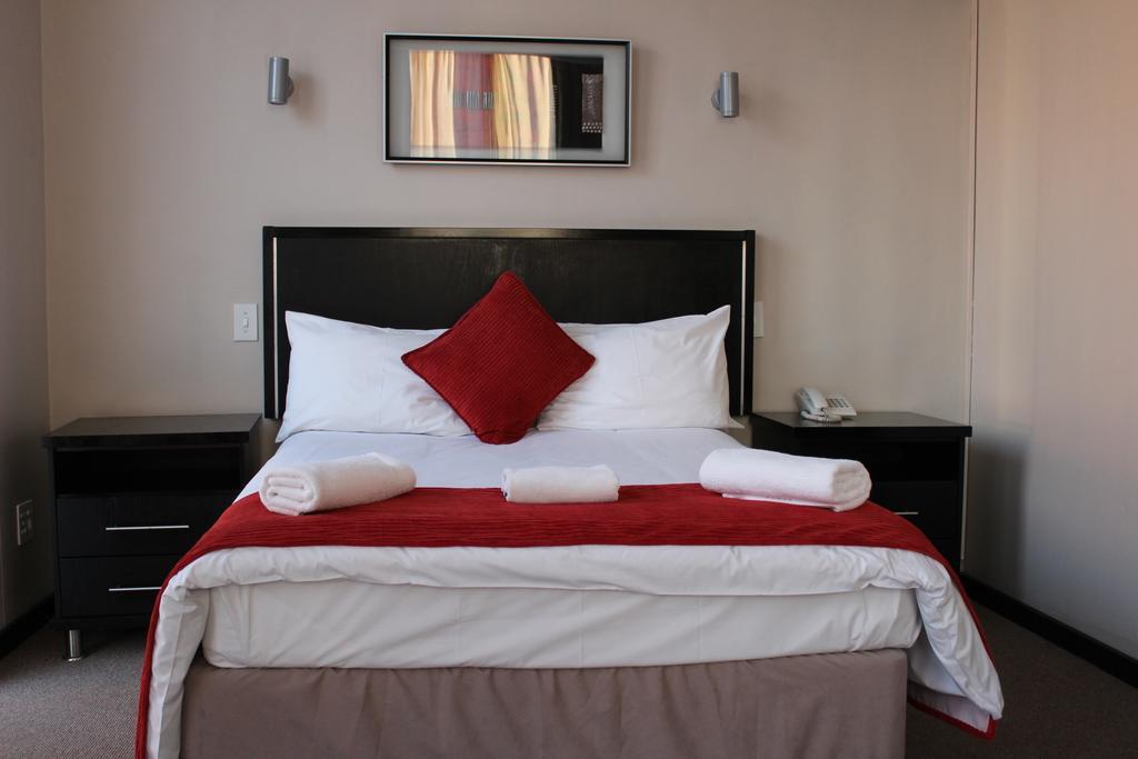 Alcazaba Hotel โจฮันเนสเบิร์ก ภายนอก รูปภาพ