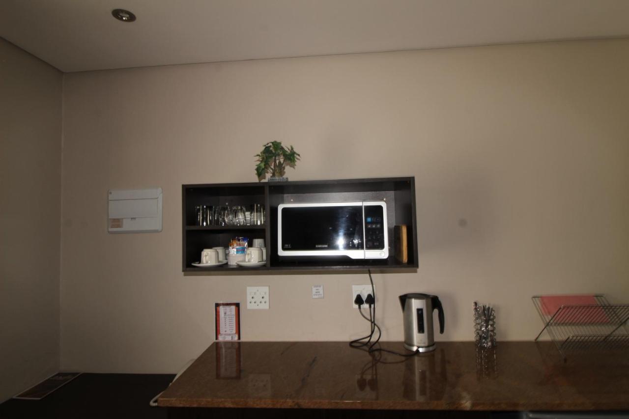 Alcazaba Hotel โจฮันเนสเบิร์ก ภายนอก รูปภาพ
