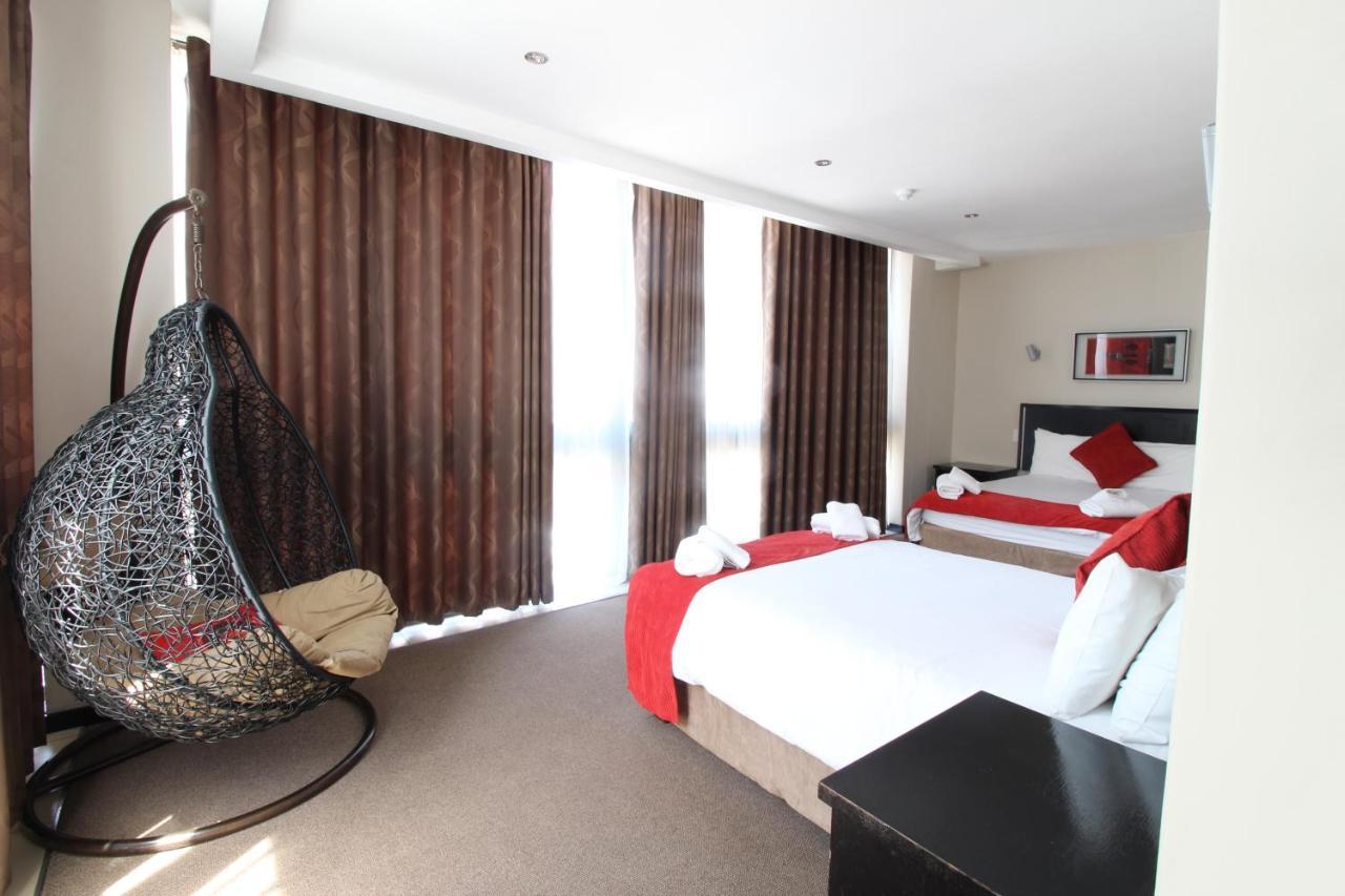 Alcazaba Hotel โจฮันเนสเบิร์ก ภายนอก รูปภาพ